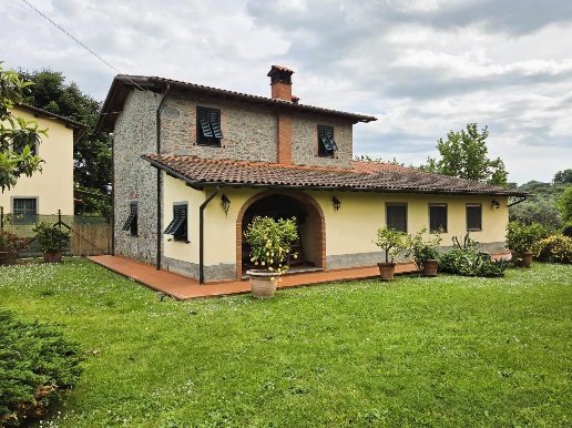 casa indipendente in vendita a Capannori