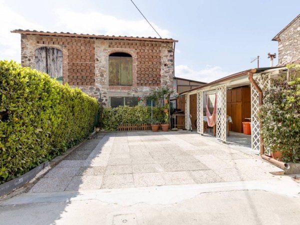 casa indipendente in vendita a Capannori