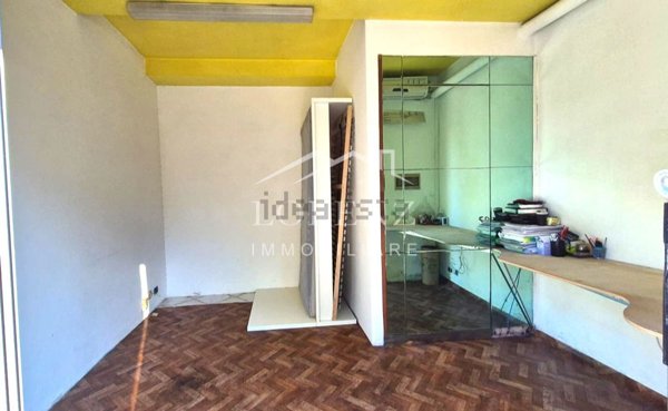 ufficio in vendita a Capannori in zona Lunata