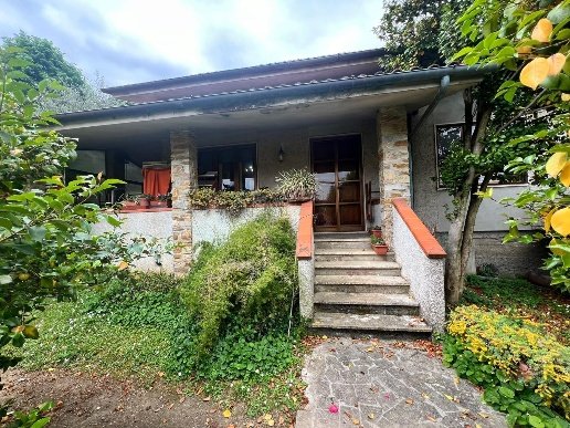 casa indipendente in vendita a Capannori in zona Vorno