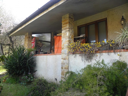 casa indipendente in vendita a Capannori in zona Vorno