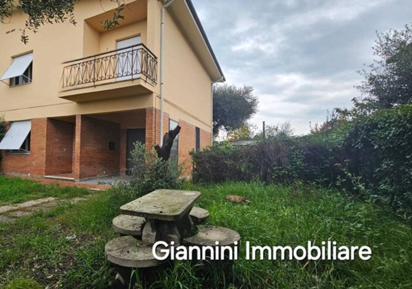 casa indipendente in vendita a Capannori in zona Lunata