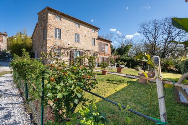 casale in vendita a Capannori