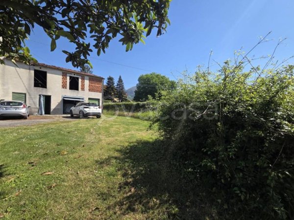 casa indipendente in vendita a Capannori in zona Marlia