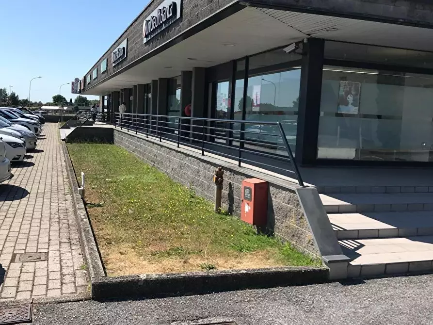 ufficio in vendita a Capannori in zona Lunata