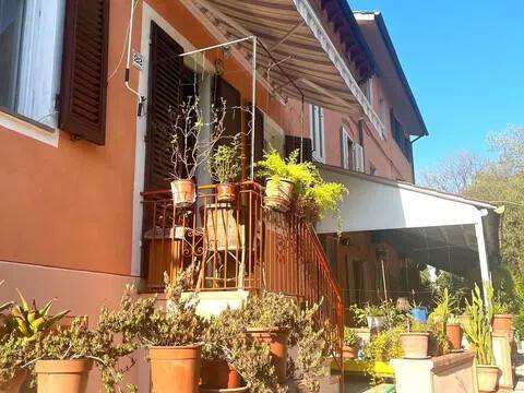 casa indipendente in vendita a Capannori in zona Carraia