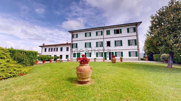 villa in vendita a Capannori