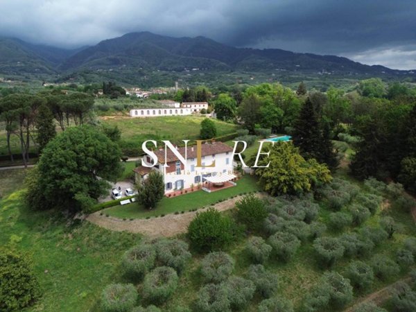 casa indipendente in vendita a Capannori in zona Marlia