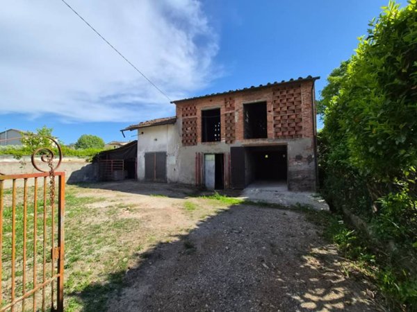 casa indipendente in vendita a Capannori in zona Lunata