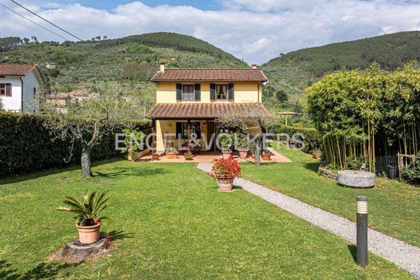 casa indipendente in vendita a Capannori