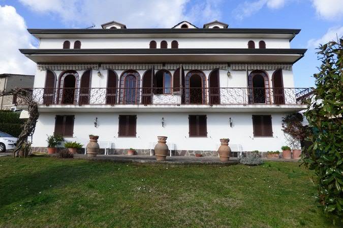 casa indipendente in vendita a Capannori in zona Castelvecchio di Compito
