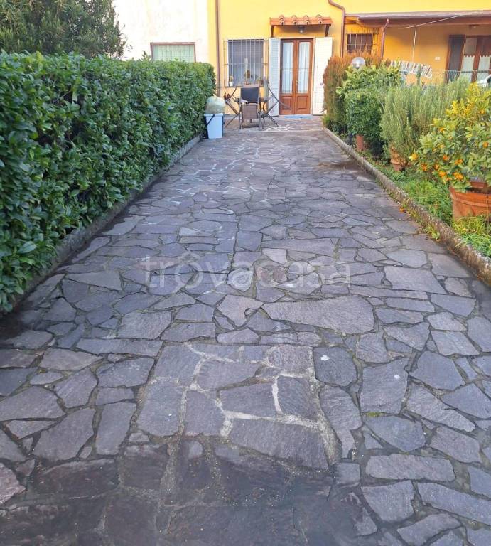 intera palazzina in vendita a Capannori