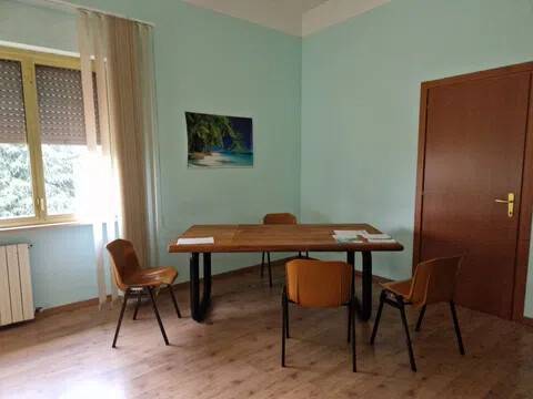 negozio in vendita a Capannori in zona Marlia