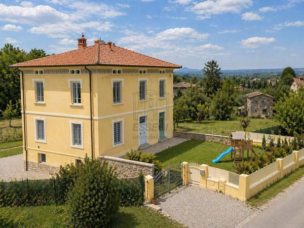 casa indipendente in vendita a Capannori in zona Castelvecchio di Compito