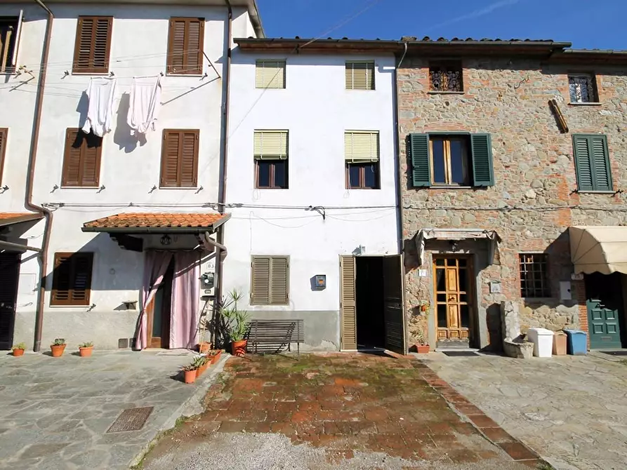 casa indipendente in vendita a Capannori in zona Segromigno in Monte