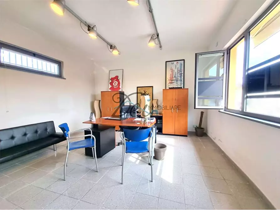 ufficio in vendita a Capannori in zona Lammari