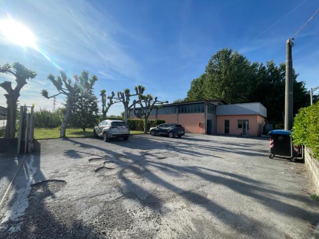 locale commerciale in vendita a Capannori