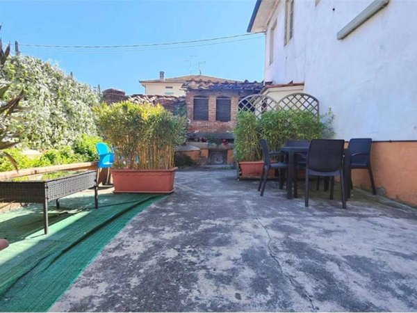 casa indipendente in vendita a Capannori in zona Lammari