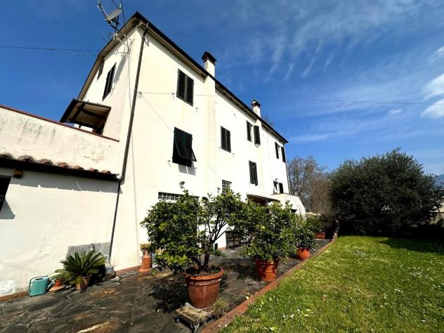 casa indipendente in vendita a Capannori in zona Marlia