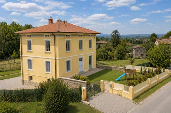 casa indipendente in vendita a Capannori in zona Castelvecchio di Compito