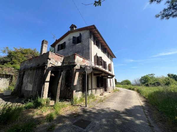 casa indipendente in vendita a Capannori in zona Castelvecchio di Compito
