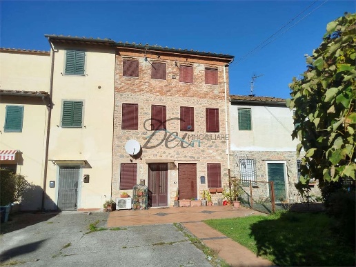 appartamento in vendita a Capannori in zona Lunata
