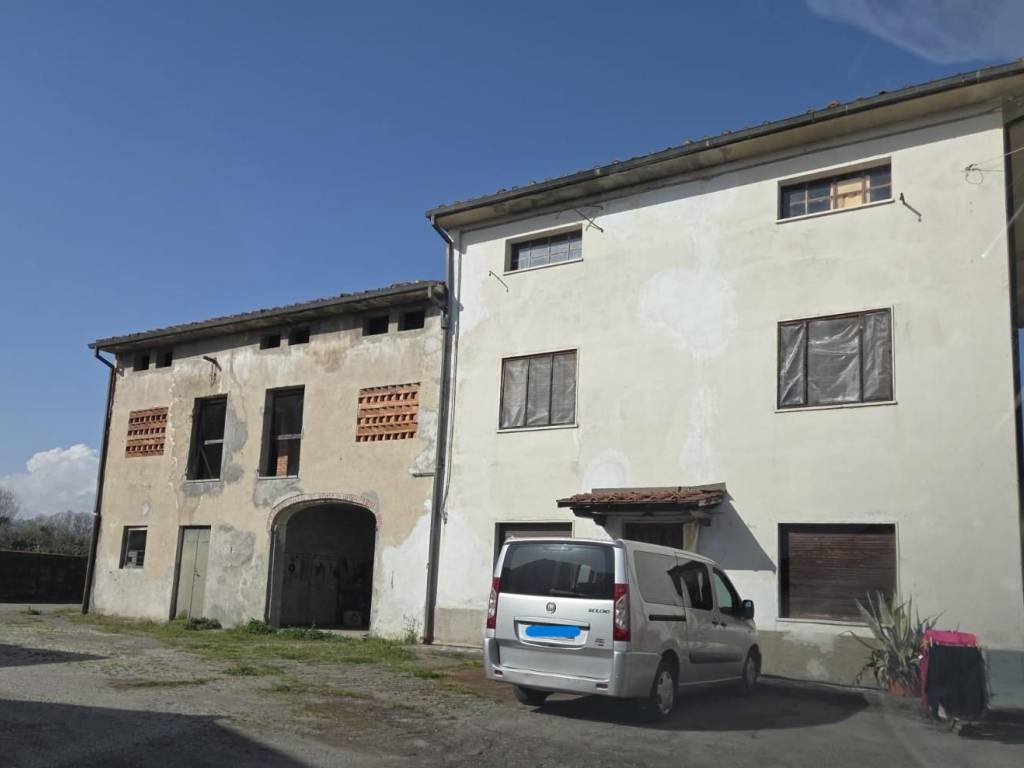 casa indipendente in vendita a Capannori in zona Lammari