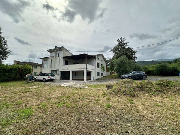 casa indipendente in vendita a Capannori