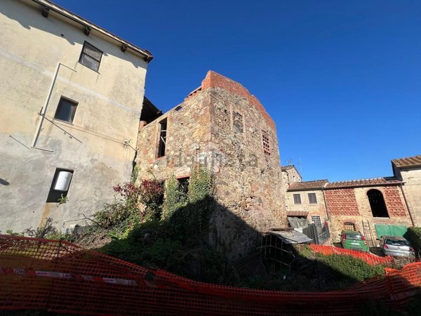rudere in vendita a Capannori