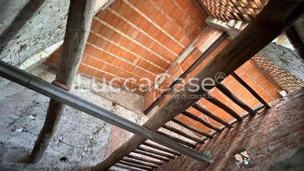 casa indipendente in vendita a Capannori in zona Lammari