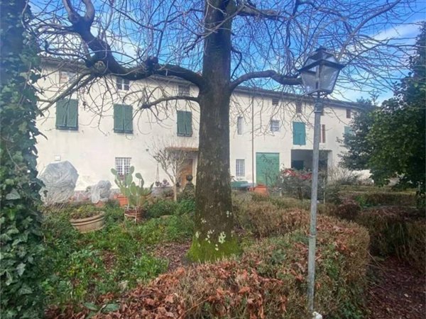 casa indipendente in vendita a Capannori in zona Guamo