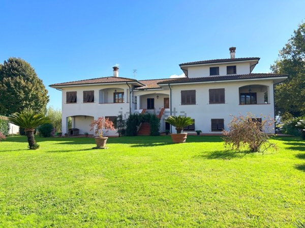 casa indipendente in vendita a Capannori in zona Lunata