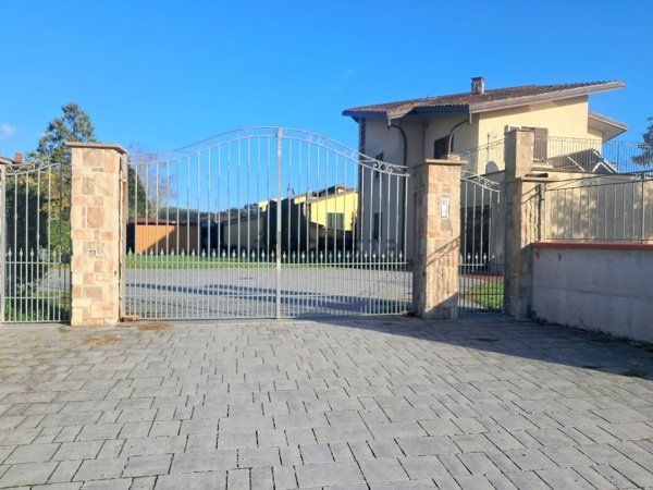 casa indipendente in vendita a Capannori in zona Marlia