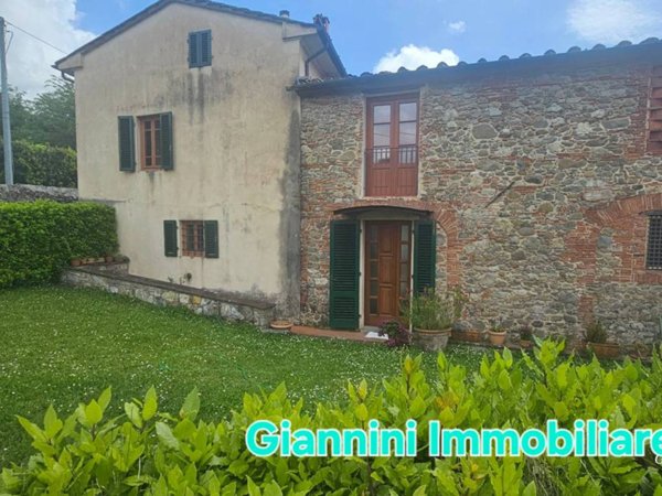 casa indipendente in vendita a Capannori in zona Marlia