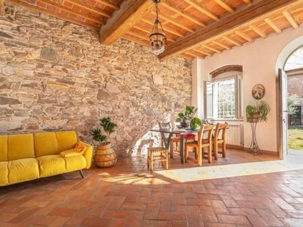 casa indipendente in vendita a Capannori in zona Santa Margherita