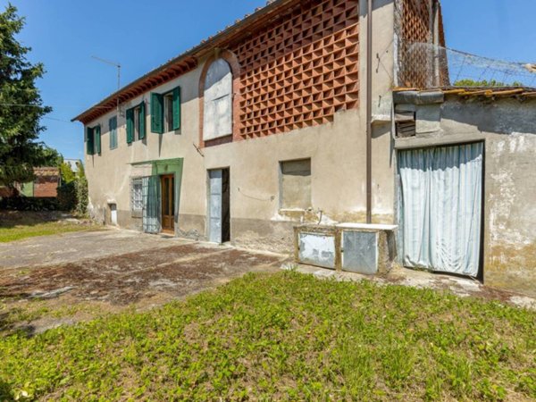 casa indipendente in vendita a Capannori in zona Marlia