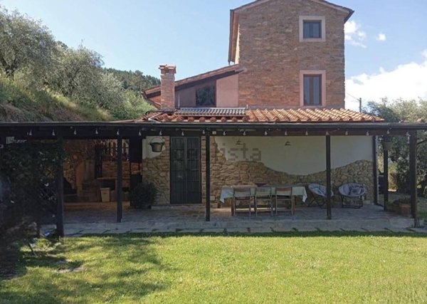casale in vendita a Capannori