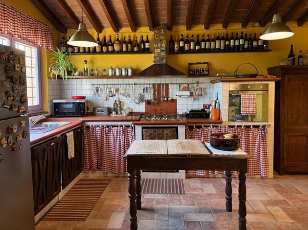 casale in vendita a Capannori in zona Castelvecchio di Compito