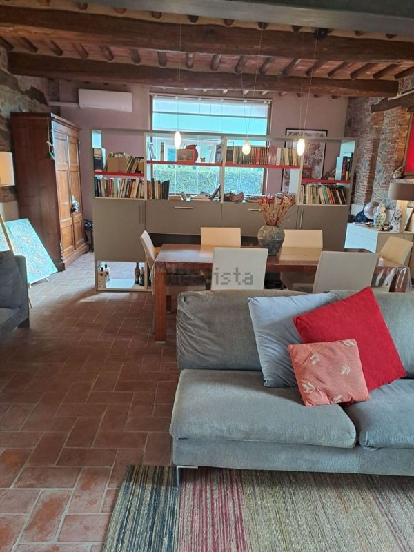 casa indipendente in vendita a Capannori in zona Marlia