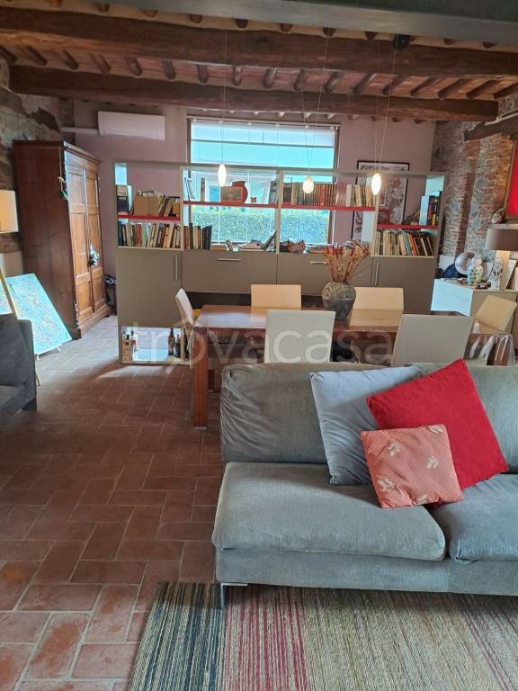 casa indipendente in vendita a Capannori in zona Marlia