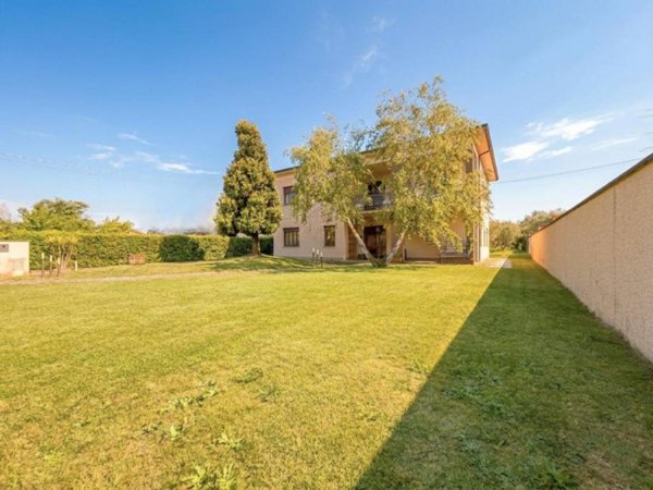 casa indipendente in vendita a Capannori in zona Lammari