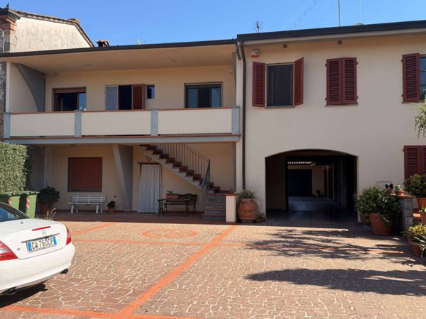 appartamento in vendita a Capannori in zona Lammari