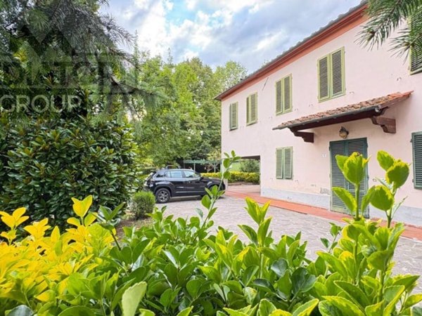 casa indipendente in vendita a Capannori in zona Marlia