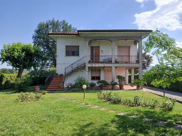 casa indipendente in vendita a Capannori