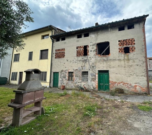 casa indipendente in vendita a Capannori in zona Lammari