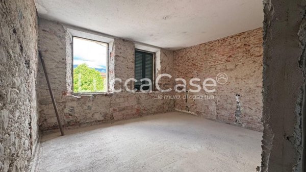 casa indipendente in vendita a Capannori in zona Lammari