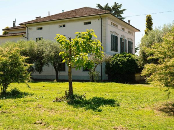 casa indipendente in vendita a Capannori in zona Lunata