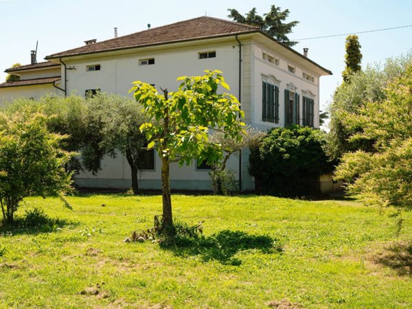 casa indipendente in vendita a Capannori in zona Lammari