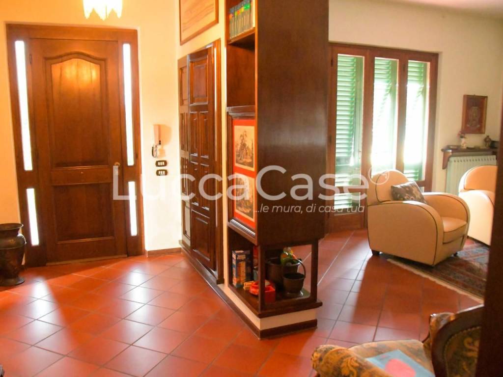 casa indipendente in vendita a Capannori in zona Lunata