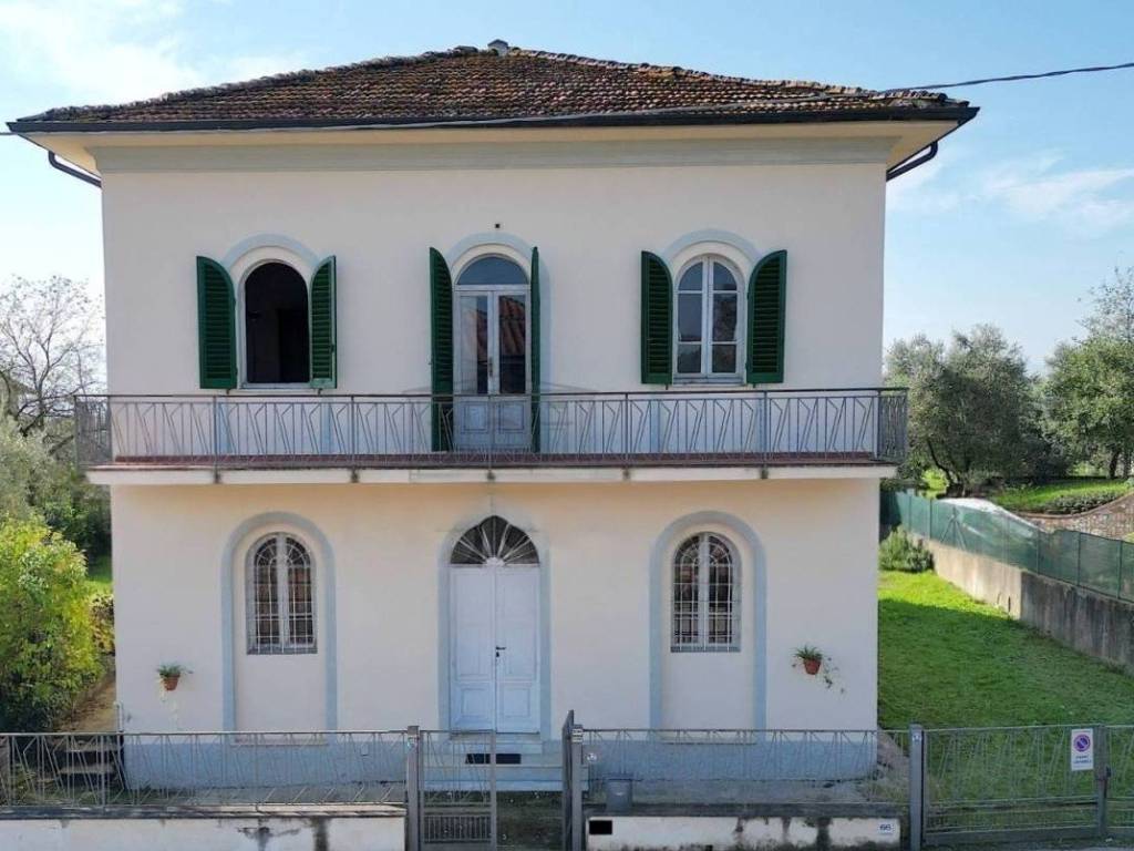 casa indipendente in vendita a Capannori